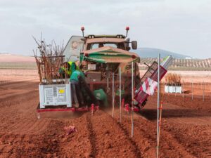 tractor. Maquinaria agrícola. desarrollos. agroptimum desarrollos.