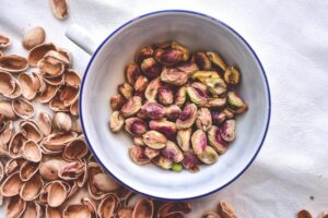 pelar pistachos